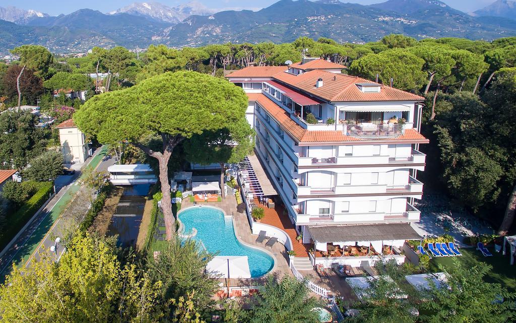 Hotel St.Mauritius Forte dei Marmi Exterior photo